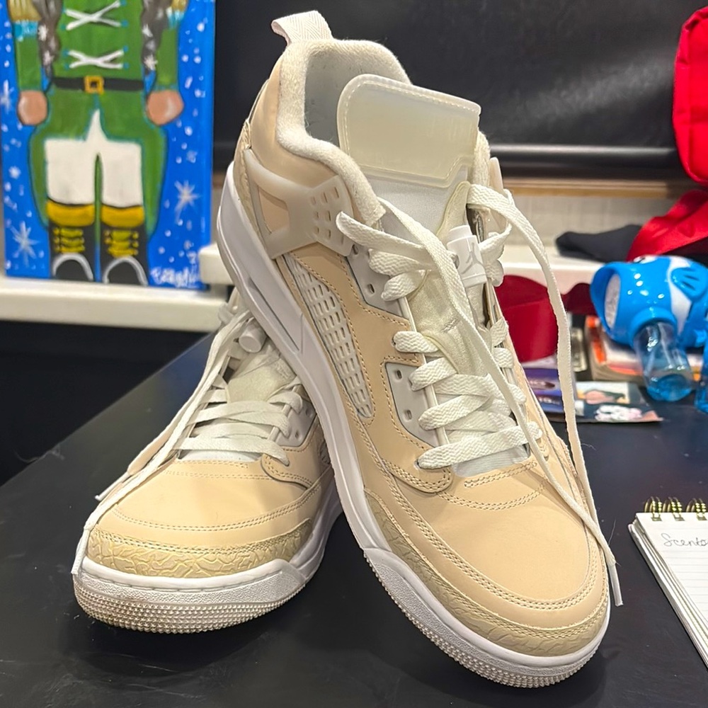 Jordan Spizike Sandrift